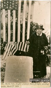 Martha Tyler unveils Fort Gatlin marker erected by the Orlando chapter of the Daughters of the American Revolution.